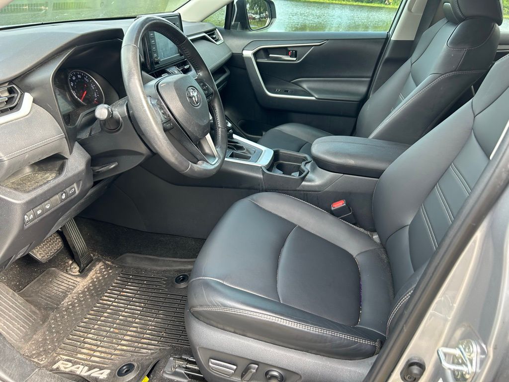 Thumbnail: 2019 Toyota RAV4 - 14