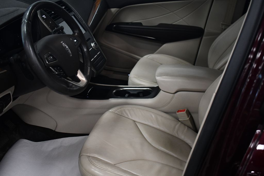Thumbnail: 2017 Lincoln MKC - 6