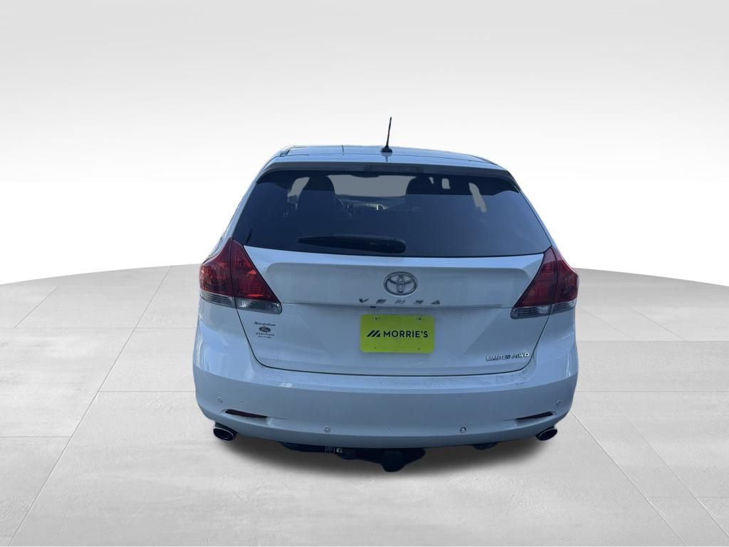 Used 2014  Toyota Limited image 4