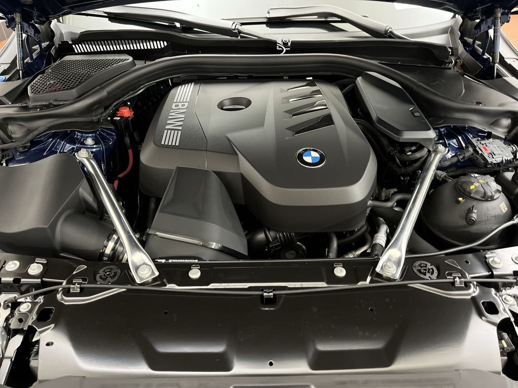 Thumbnail: 2025 BMW 5 Series - 27