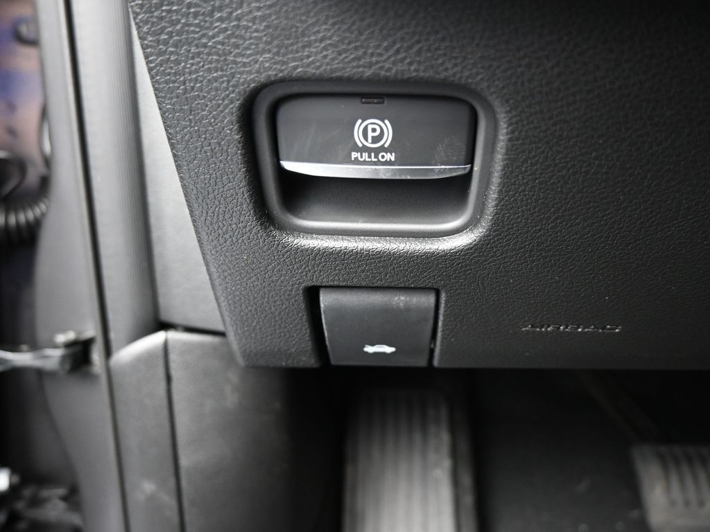 New 2026 Baltic Gray Metallic Clearcoat Jeep Laredo image 28