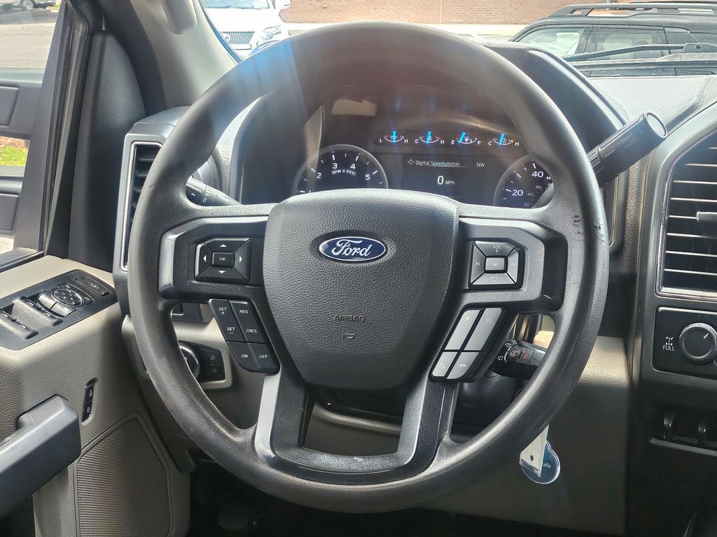 2022 Ford F-350SD XLT - 6
