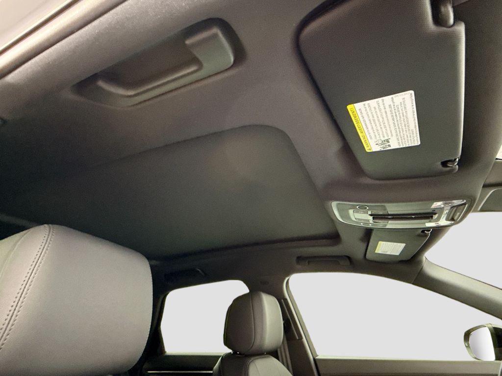 Thumbnail: 2025 Audi Q3 - 16