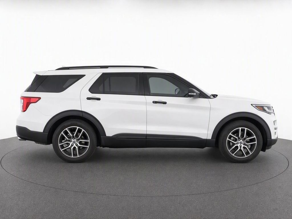 Used 2017 White Platinum Clearcoat Metallic Ford Sport image 8