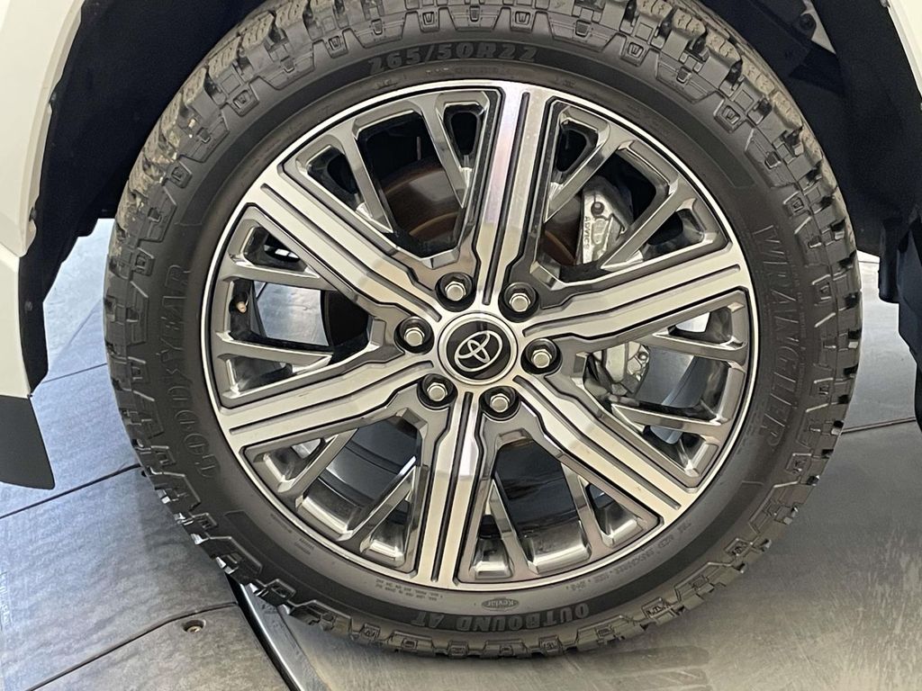 2023 Toyota Sequoia Capstone - 10