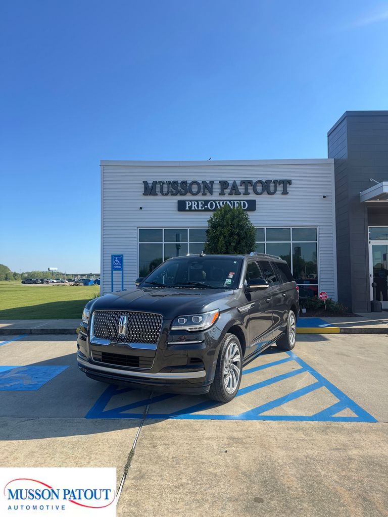 2023 Lincoln Navigator L Reserve RWD