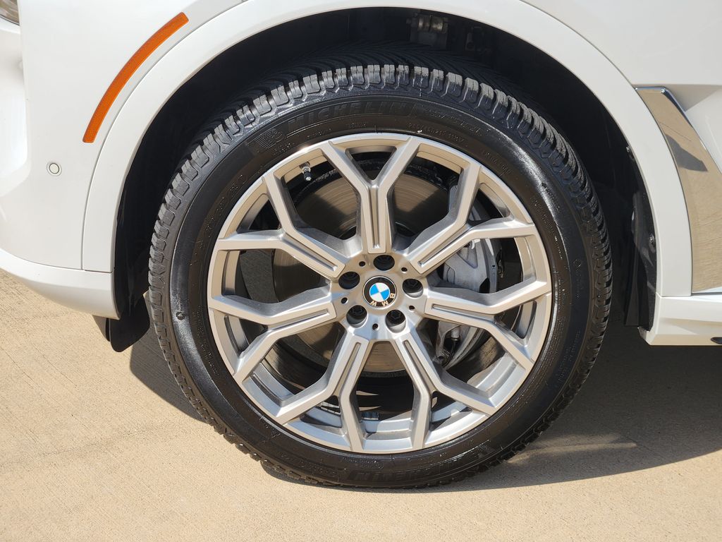 2023 BMW X7 xDrive40i White at Gullo Toyota