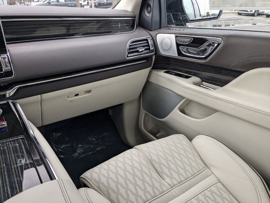 2024 Lincoln Navigator Black Label