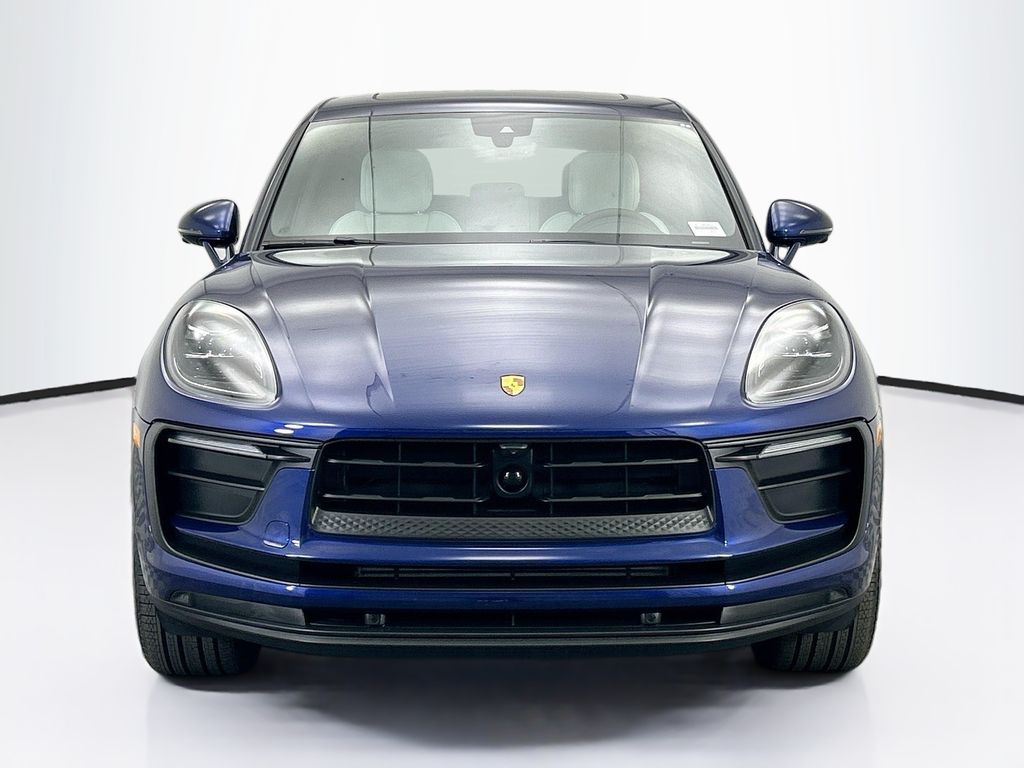 Thumbnail: 2026 Porsche Macan - 10