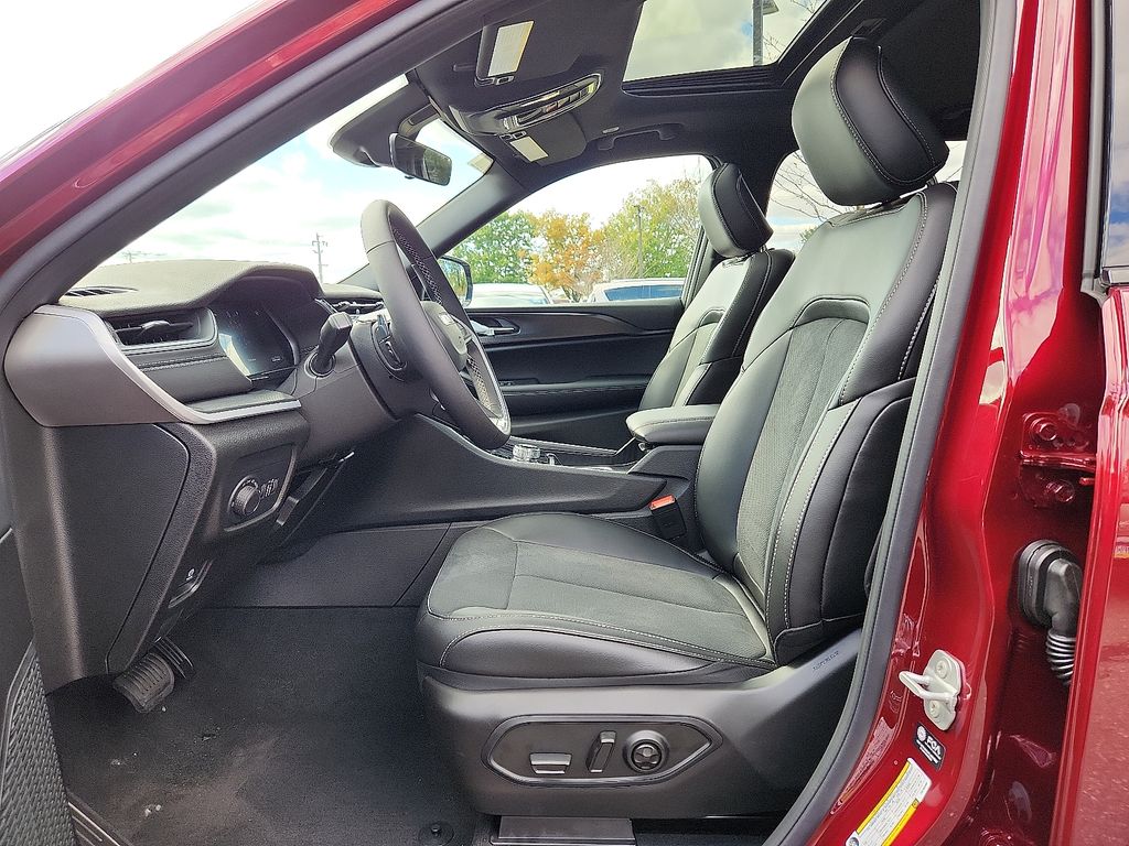 New 2025 Jeep Grand Cherokee L SUV