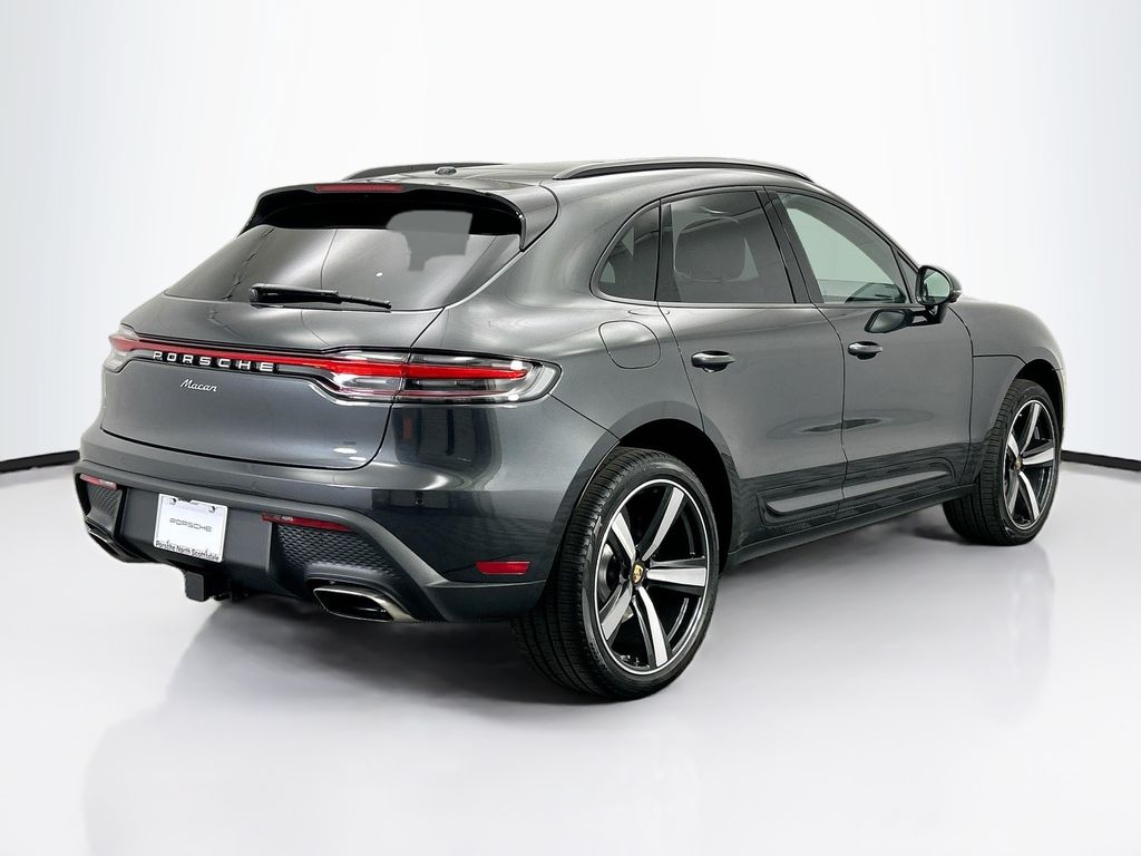 Thumbnail: 2026 Porsche Macan - 7