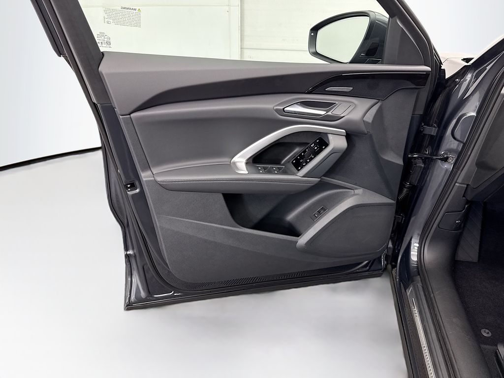 Thumbnail: 2025 Audi Q5 - 24