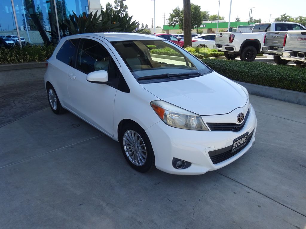 Super White 2013 Toyota Yaris Hatchback Front-Wheel Drive 5-Speed Manual Overdrive