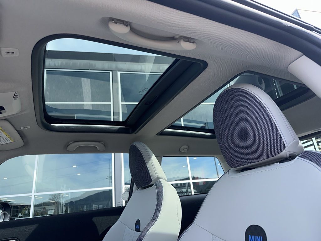 Thumbnail: 2025 MINI Cooper - 11