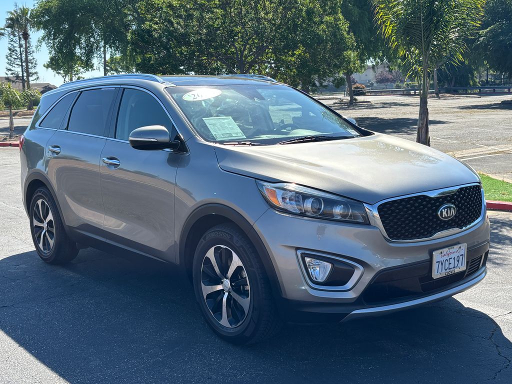 Thumbnail: 2017 Kia Sorento - 3