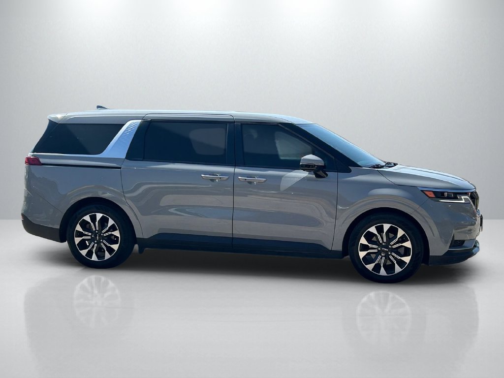 Used 2023 Kia Carnival Van