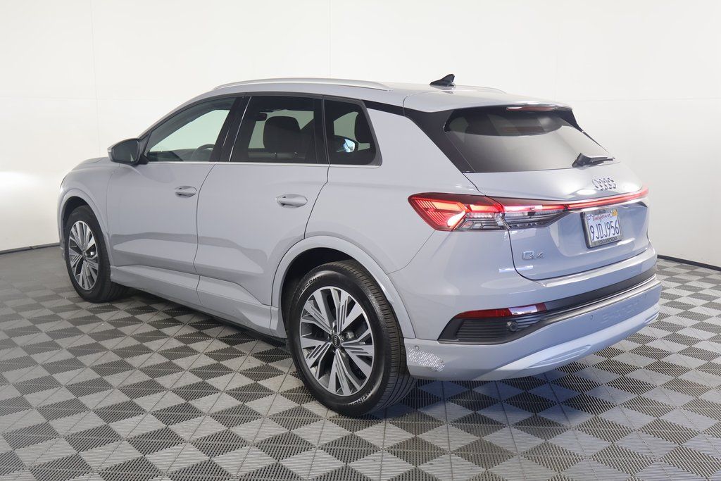 Thumbnail: 2023 Audi Q4 e-tron - 6