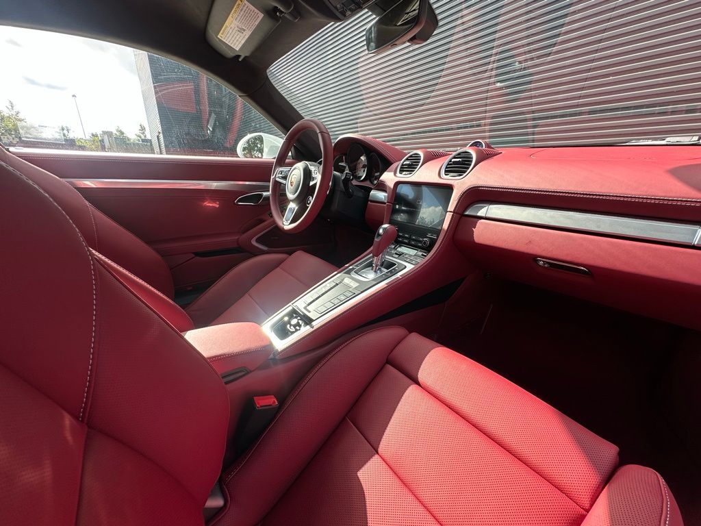 Thumbnail: 2025 Porsche 718 Cayman - 32