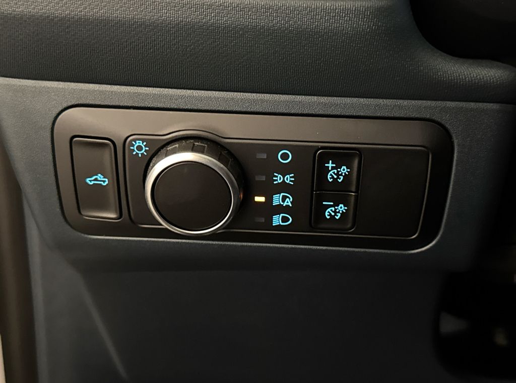 2025 Ford Maverick XL photo 21