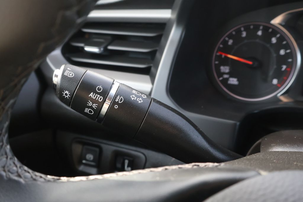 Thumbnail: 2023 GMC Acadia - 19