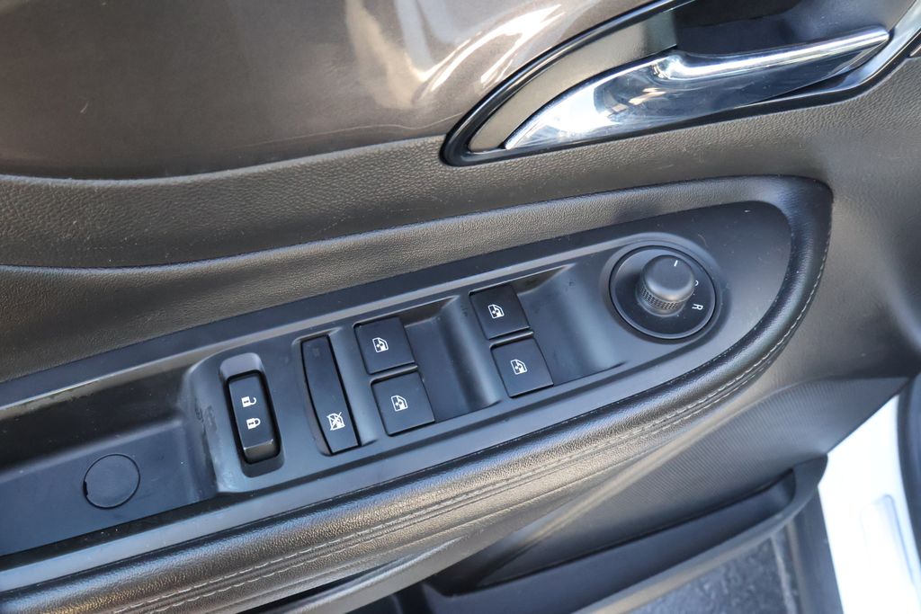 Thumbnail: 2020 Buick Encore - 15