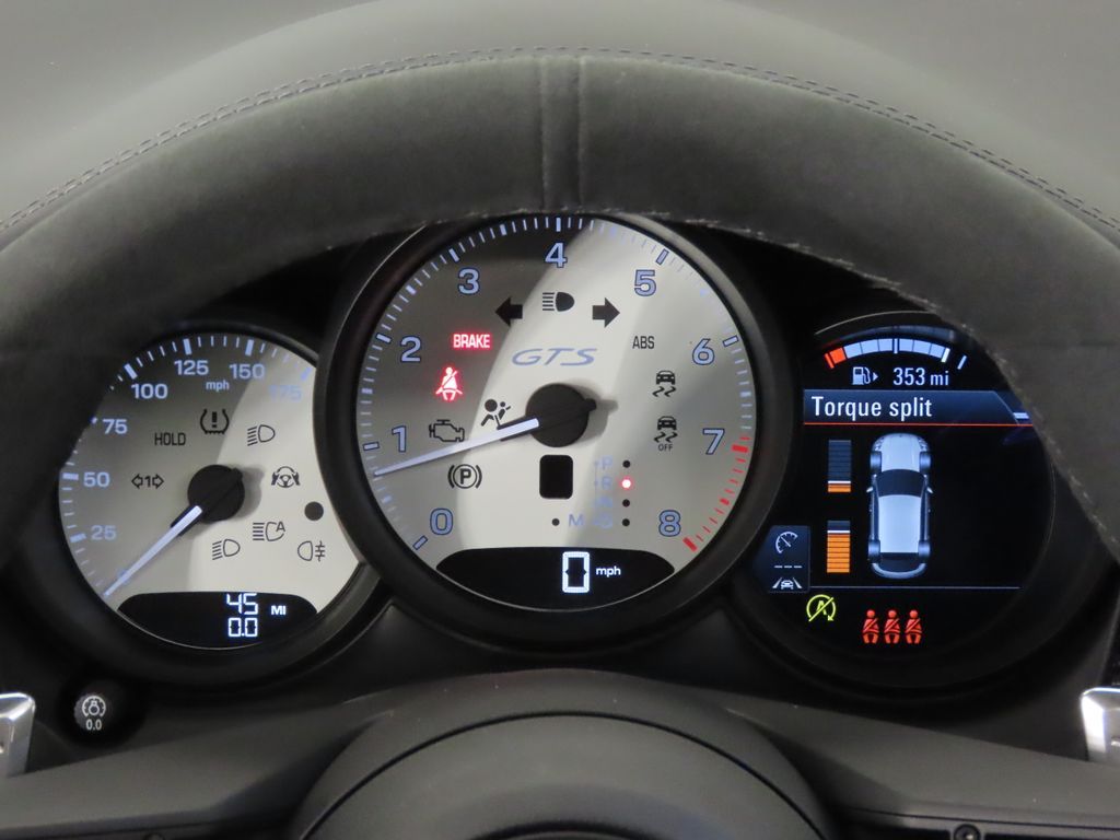 Thumbnail: 2026 Porsche Macan - 19