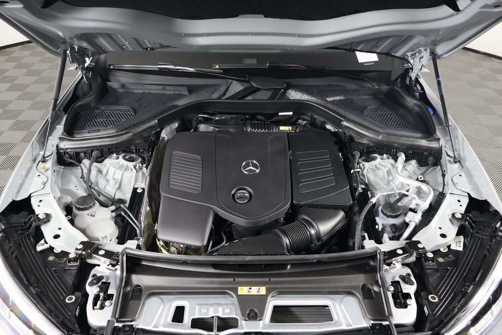 2025 Mercedes-Benz GLC 300 9