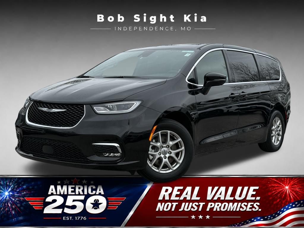 Diamond Black Crystal Pearlcoat 2025 Chrysler Pacifica Minivan Front-Wheel Drive 9-Speed Automatic