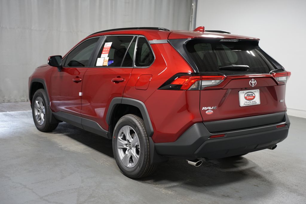 2025 Toyota RAV4 XLE 6