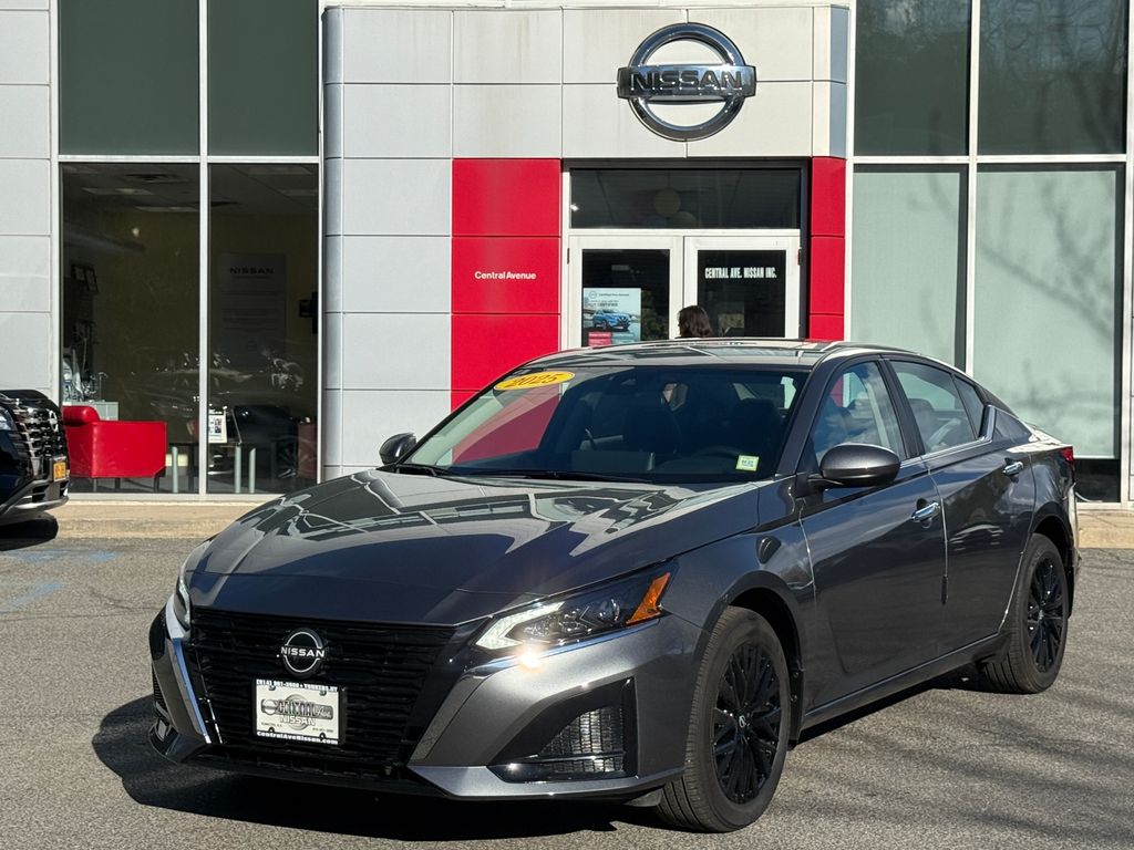 Gray (Gun Metallic) 2025 Nissan Altima Sedan All-Wheel Drive Continuously Variable Transmission