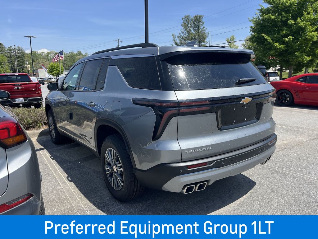 2025 Chevrolet Traverse LT photo