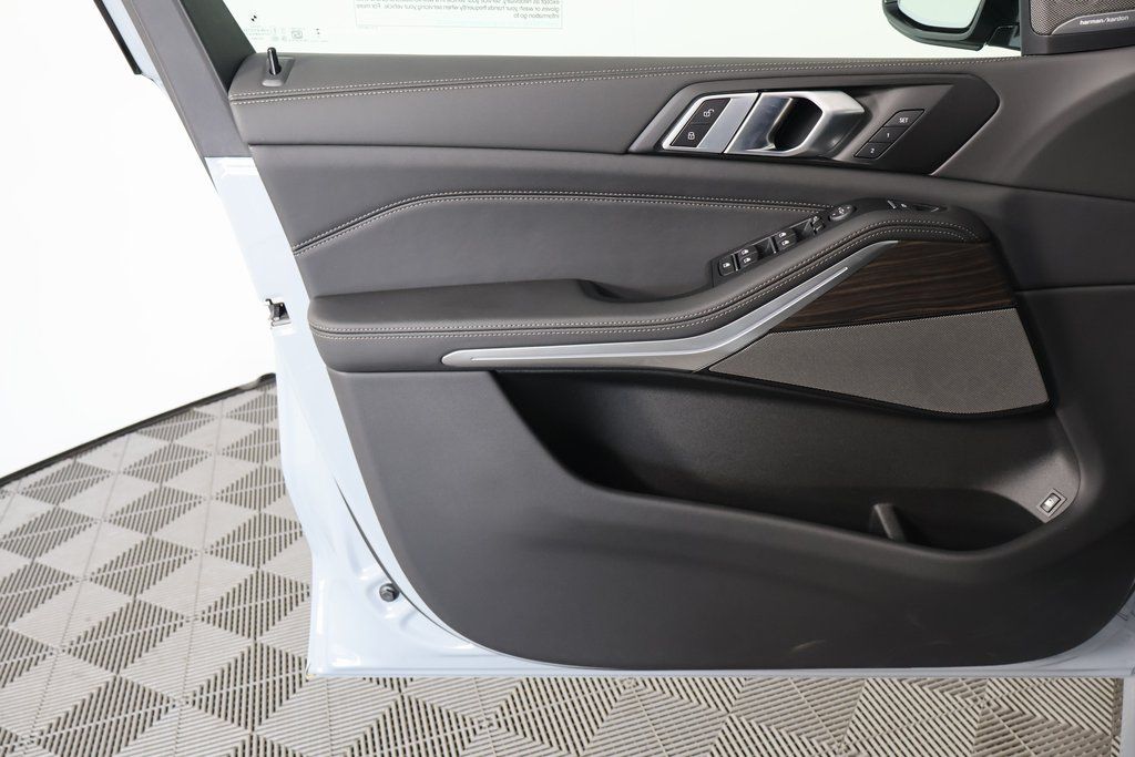 Thumbnail: 2026 BMW X5 - 7