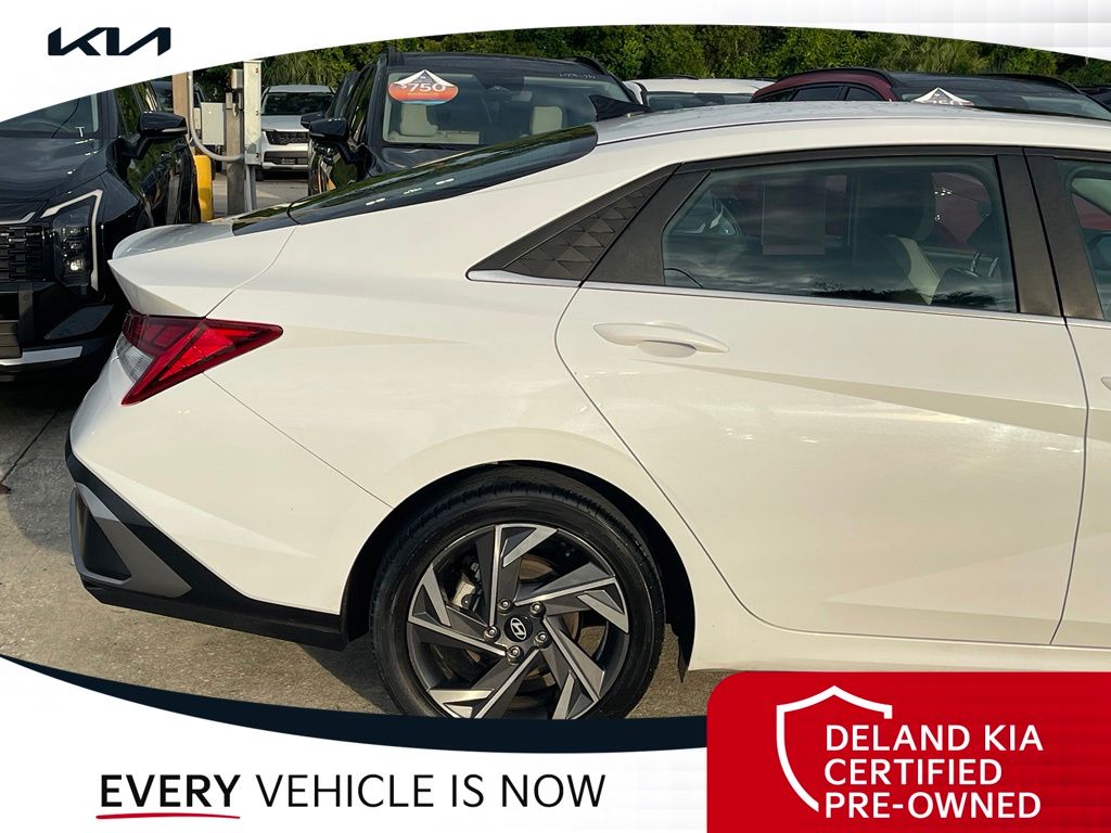 Used 2024 Hyundai Elantra Sedan