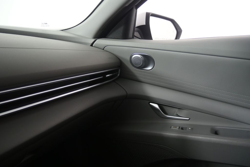 Thumbnail: 2024 Hyundai Elantra - 31
