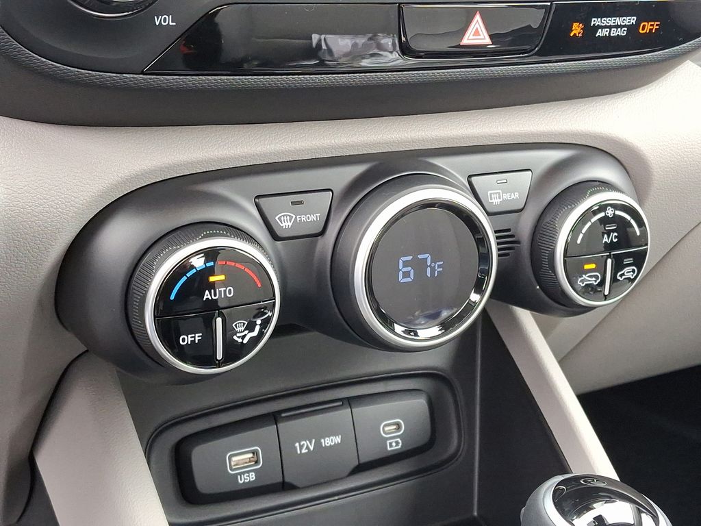 2025 Hyundai Venue SEL 8