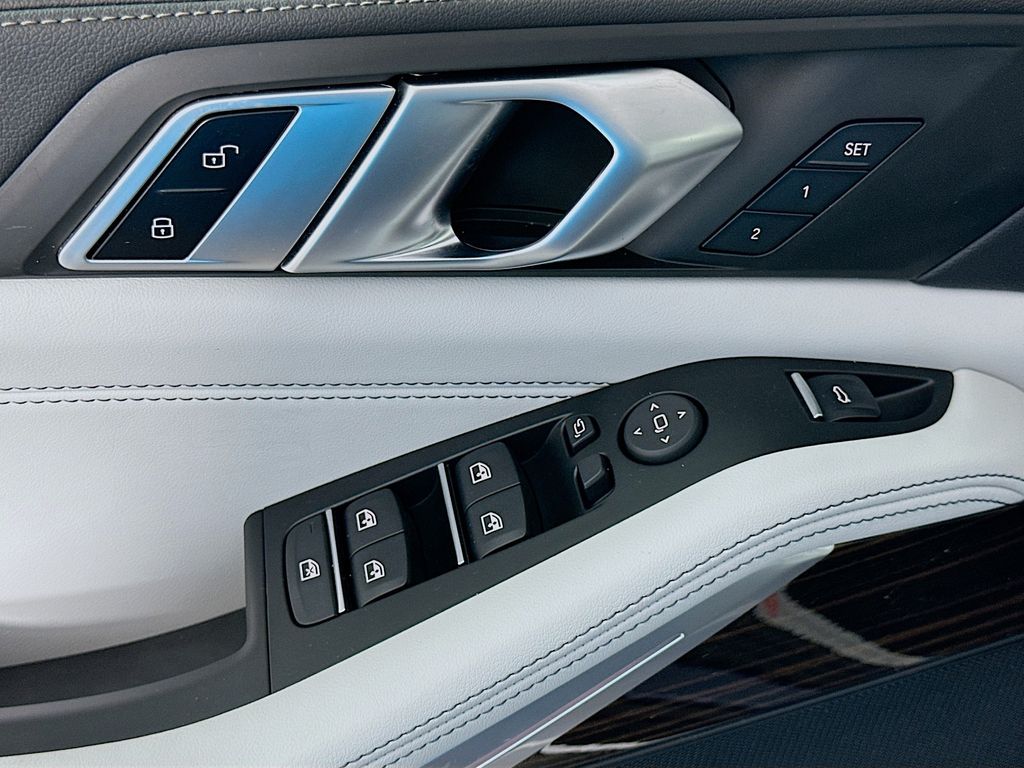 Thumbnail: 2023 BMW X5 - 17