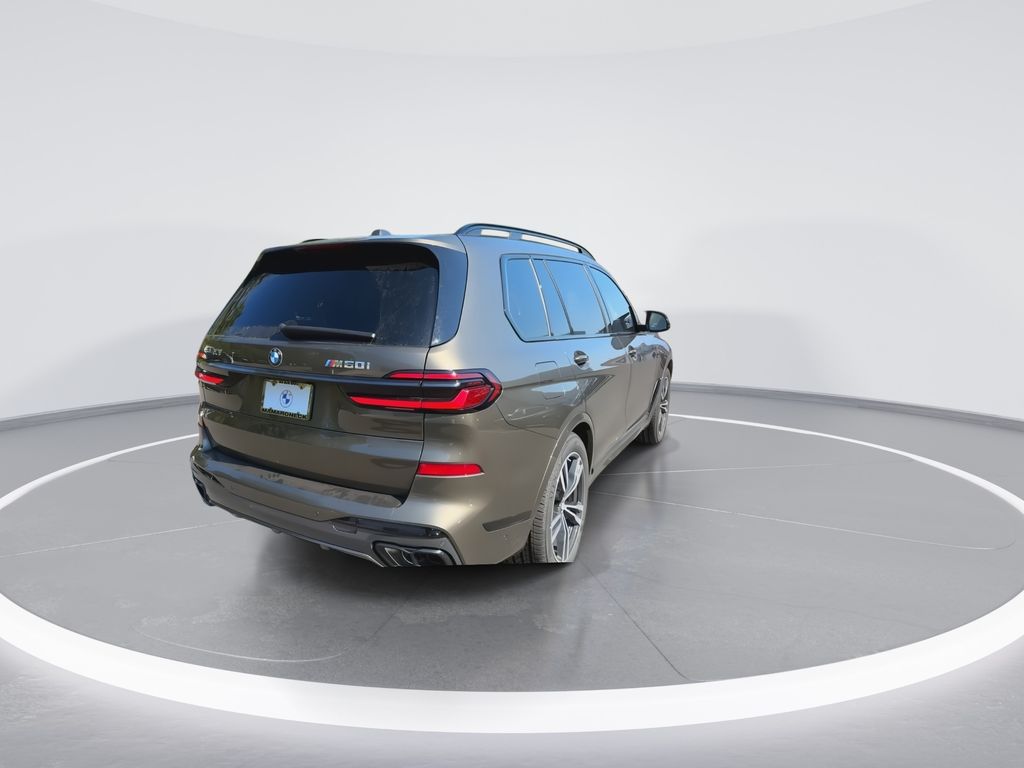 2025 BMW X7 M60i 8