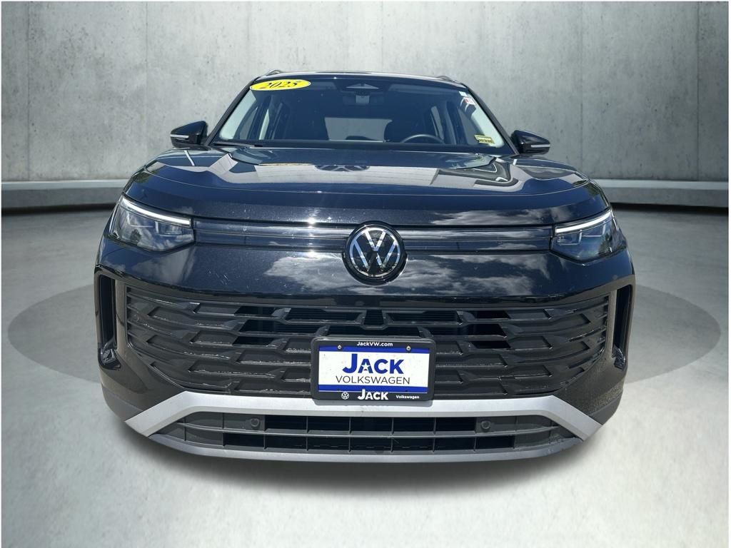 Used 2025 Volkswagen Tiguan SUV