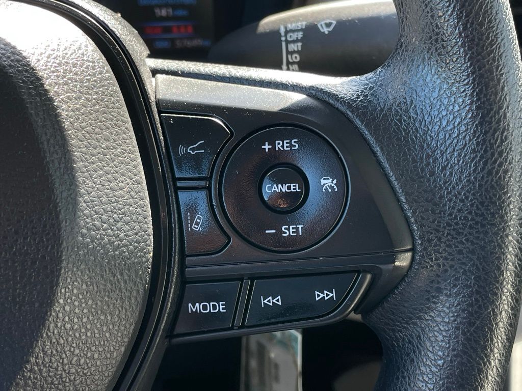 2022 Toyota Corolla Cross L 14