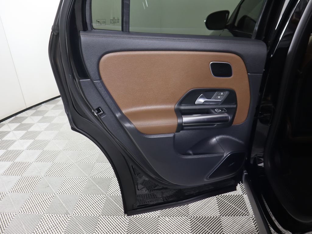 Thumbnail: 2022 Mercedes-Benz GLA - 26