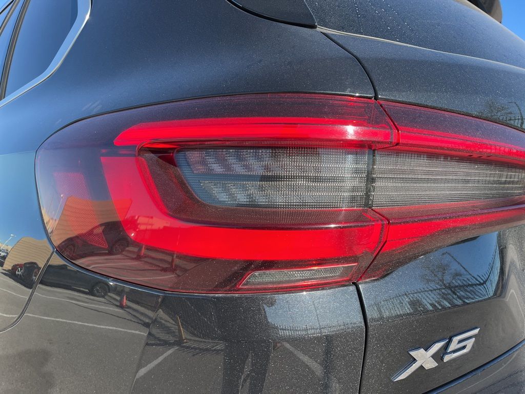 Thumbnail: 2022 BMW X5 - 7