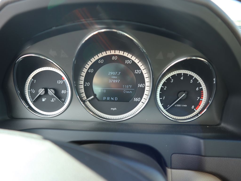 Thumbnail: 2011 Mercedes-Benz C-Class - 19