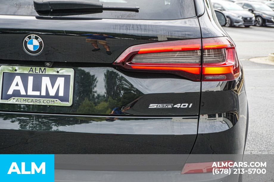 Used 2021 Black BMW sDrive40i image 12