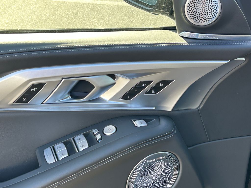 Thumbnail: 2026 BMW XM - 12