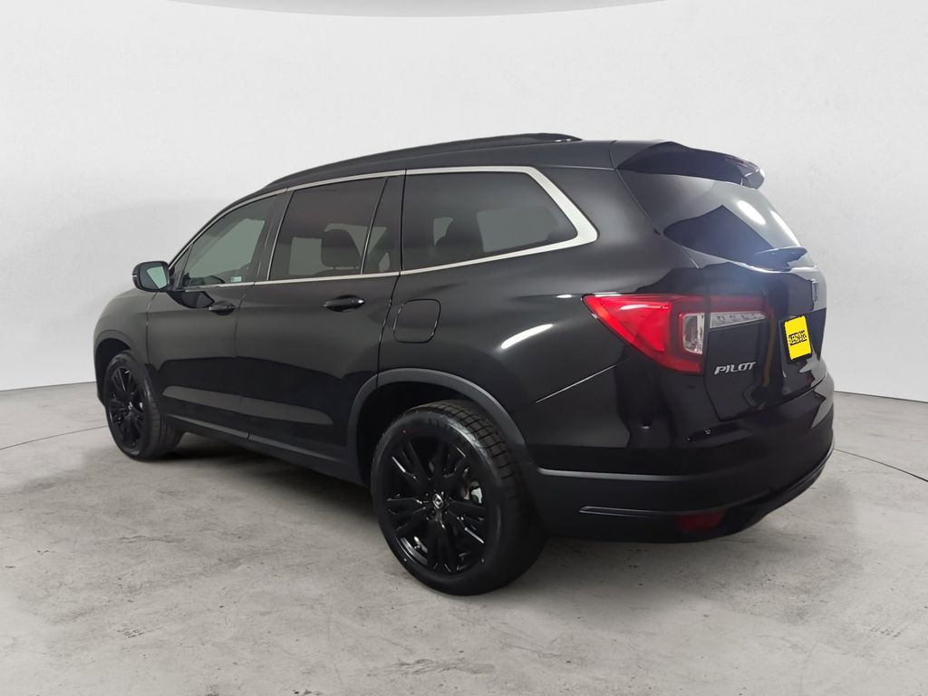 View vehicle photo 3