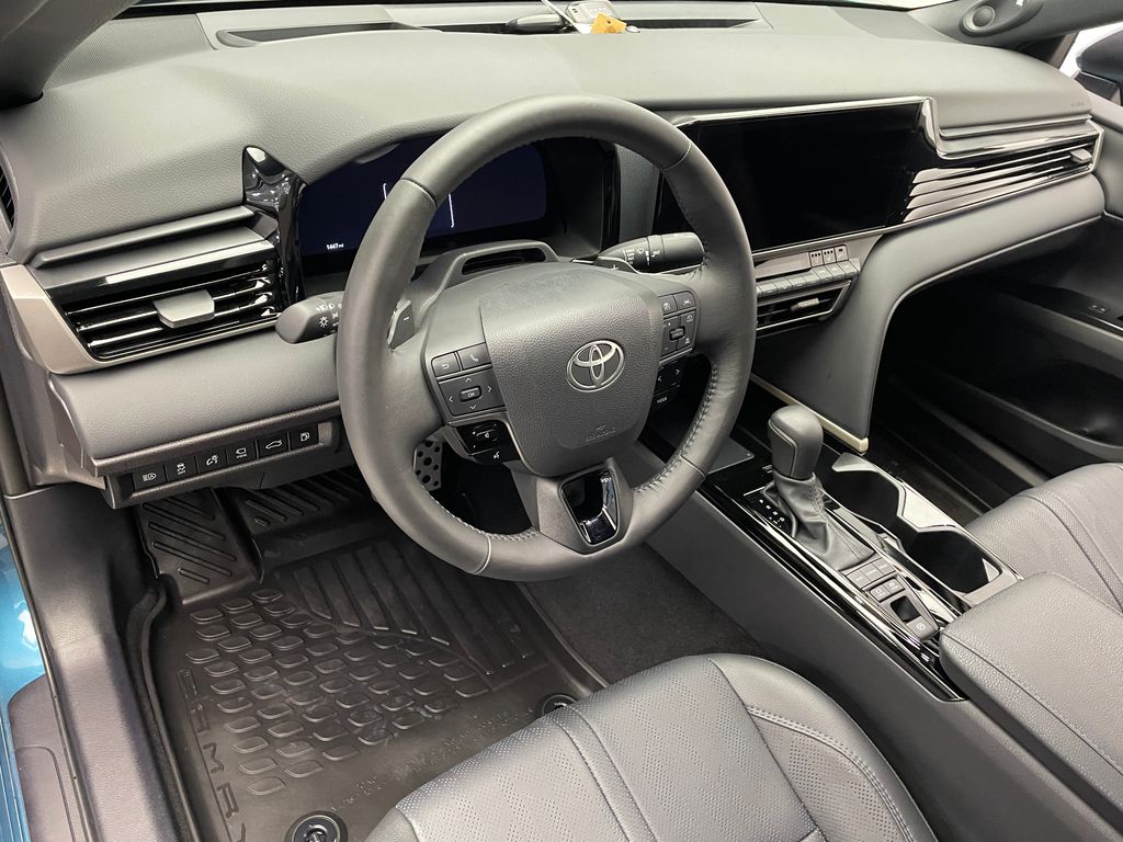 Thumbnail: 2025 Toyota Camry - 11