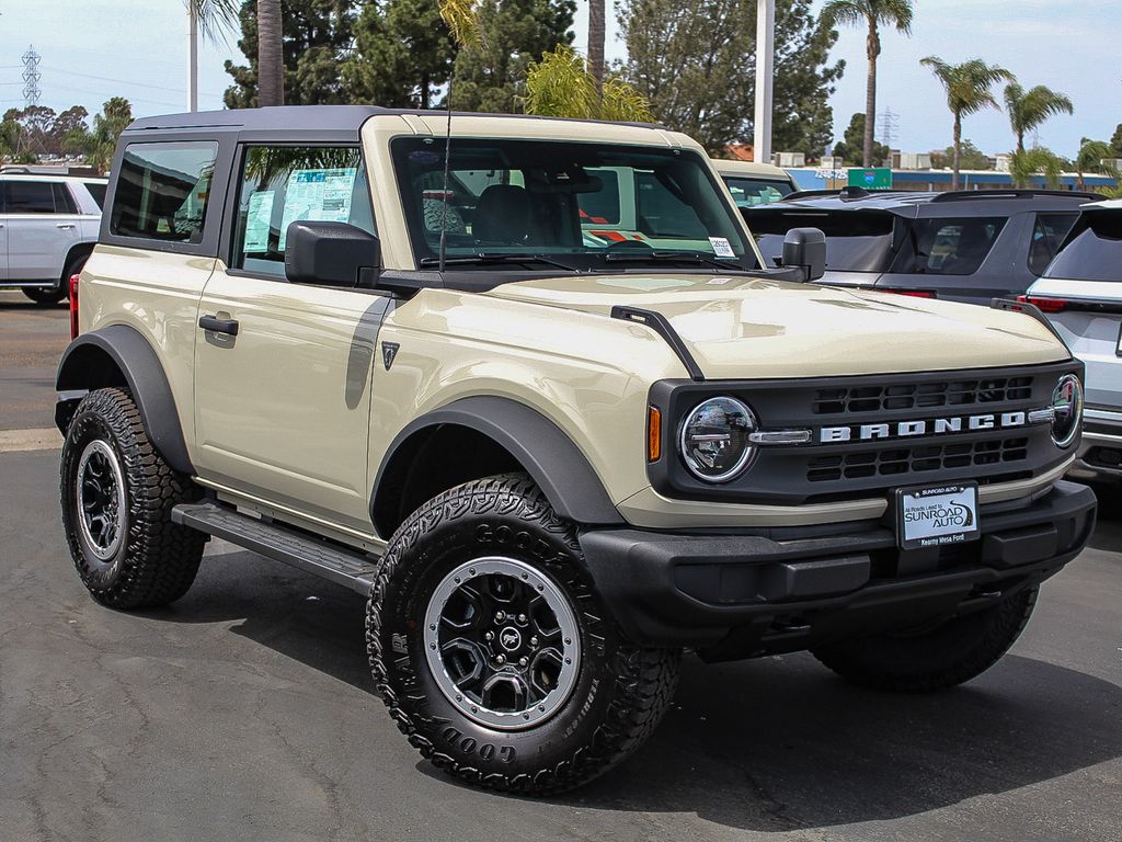 Desert Sand 2026 Ford Bronco 2-Door 4WD SUV / Crossover Four-Wheel Drive Automatic