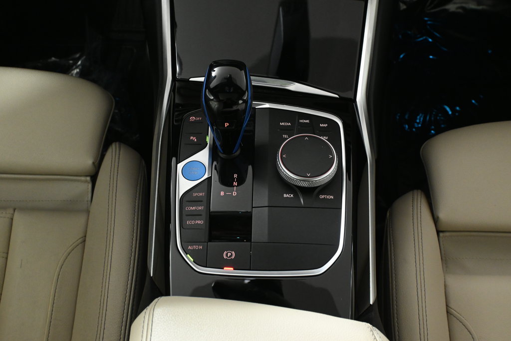 Thumbnail: 2023 BMW i4 - 21