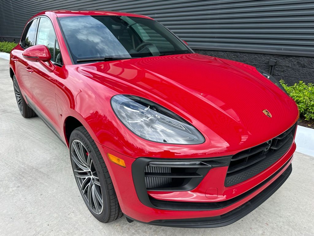 Thumbnail: 2025 Porsche Macan - 10