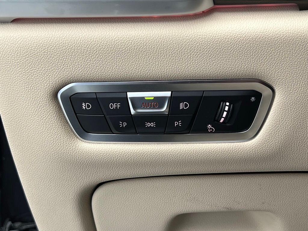 Thumbnail: 2021 BMW X5 - 20
